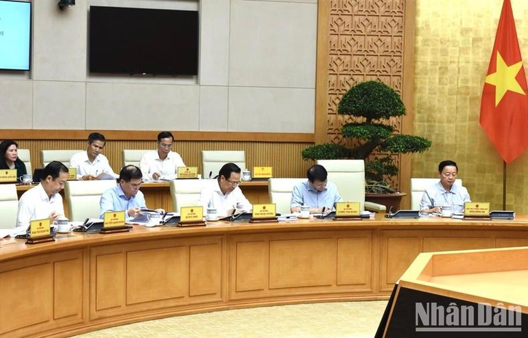 Đại diện lãnh đạo các bộ, ngành tham dự Phiên họp Chính phủ thường kỳ tháng 7. (Ảnh: TRẦN HẢI) Đại diện lãnh đạo các bộ, ngành tham dự Phiên họp Chính phủ thường kỳ tháng 7. (Ảnh: TRẦN HẢI)