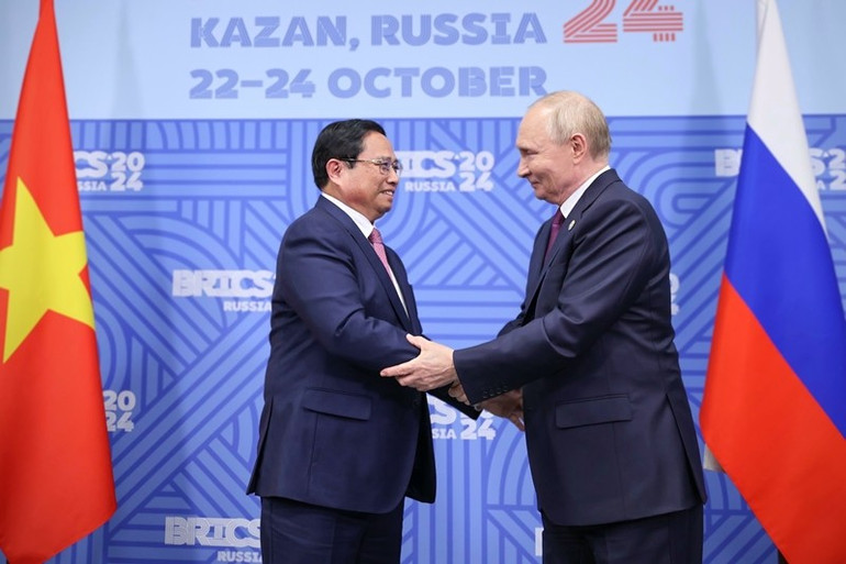 Thủ tướng Phạm Minh Chính đã có cuộc hội đàm cùng Tổng thống Nga Vladimir Putin. Thủ tướng Phạm Minh Chính đã có cuộc hội đàm cùng Tổng thống Nga Vladimir Putin.