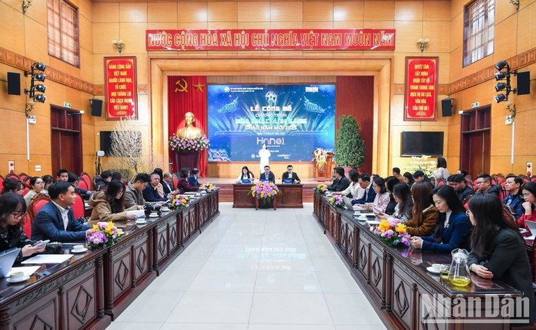 Toàn cảnh Lễ công bố chương trình "Hòa nhạc ánh sáng - Chào năm mới 2025". Toàn cảnh Lễ công bố chương trình "Hòa nhạc ánh sáng - Chào năm mới 2025".