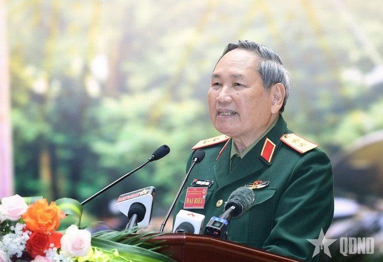 Trung tướng Phùng Khắc Đăng, nguyên Phó chủ nhiệm Tổng cục Chính trị QĐND Việt Nam phát biểu cảm tưởng. 78.jpg