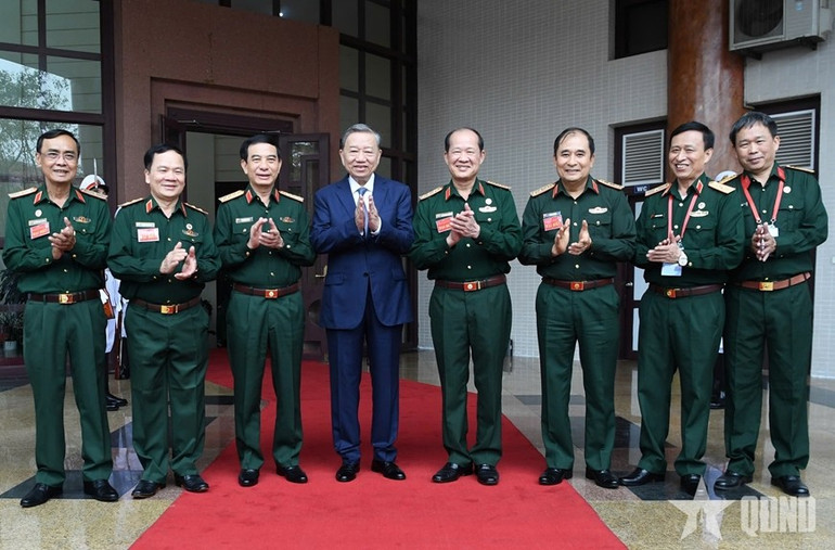 Tổng Bí thư Tô Lâm và các đại biểu tham dự gặp mặt. 201.jpg