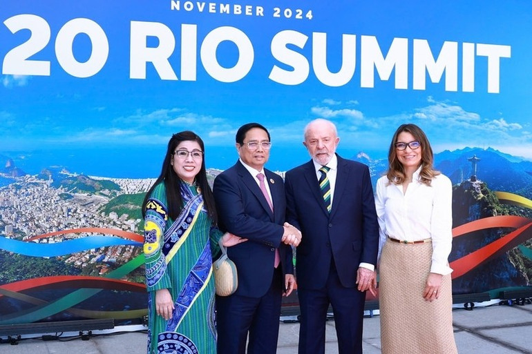 Tổng thống Brazil, Chủ tịch G20 Luiz Inácio Lula da Silva và Phu nhân đón Thủ tướng Phạm Minh Chính và Phu nhân tới dự Hội nghị Tổng thống Brazil, Chủ tịch G20 Luiz Inácio Lula da Silva và Phu nhân đón Thủ tướng Phạm Minh Chính và Phu nhân tới dự Hội nghị