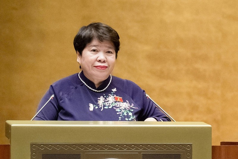 Chủ nhiệm Ủy ban Xã hội Nguyễn Thúy Anh trình bày Báo cáo giải trình, tiếp thu, chỉnh lý dự thảo Luật sửa đổi, bổ sung một số điều của Luật Dược trước khi Quốc hội tiến hành biểu quyết thông qua Luật này. Chủ nhiệm Ủy ban Xã hội Nguyễn Thúy Anh trình bày Báo cáo giải trình, tiếp thu, chỉnh lý dự thảo Luật sửa đổi, bổ sung một số điều của Luật Dược trước khi Quốc hội tiến hành biểu quyết thông qua Luật này.