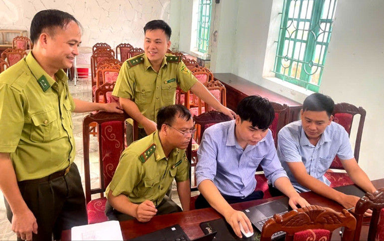 Đơn vị tư vấn, cơ quan chuyên môn rà soát, cập nhật hiện trạng 3 loại rừng tại xã Thanh Mai, huyện Chợ Mới trên phần mềm chuyên dụng. cap 2.jpg