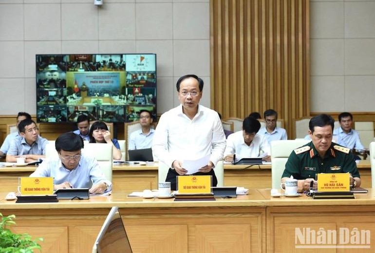 Đại diện lãnh đạo Bộ Giao thông vận tải báo cáo tại Phiên họp thứ 13 của Ban Chỉ đạo (Ảnh: TRẦN HẢI) Đại diện lãnh đạo Bộ Giao thông vận tải báo cáo tại Phiên họp thứ 13 của Ban Chỉ đạo (Ảnh: TRẦN HẢI)