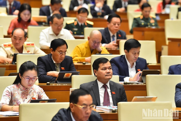 Quang cảnh phiên họp chiều 21/10. (Ảnh: THỦY NGUYÊN) Quang cảnh phiên họp chiều 21/10. (Ảnh: THỦY NGUYÊN)