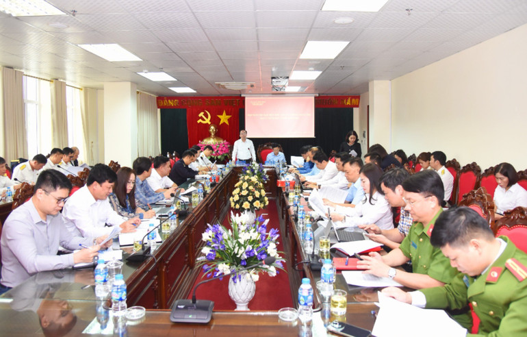 Quang cảnh cuộc họp. thue-8.jpg