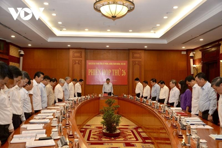 Trước khi vào Phiên họp, Ban Chỉ đạo đã dành phút mặc niệm cố Tổng Bí thư Nguyễn Phú Trọng. Ảnh: VOV Trước khi vào Phiên họp, Ban Chỉ đạo đã dành phút mặc niệm cố Tổng Bí thư Nguyễn Phú Trọng. Ảnh: VOV