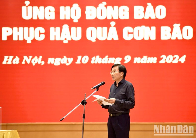 Bộ trưởng, Chủ nhiệm Văn phòng Chính phủ Trần Văn Sơn phát biểu ý kiến tại lễ ủng hộ (Ảnh: Trần Hải) Bộ trưởng, Chủ nhiệm Văn phòng Chính phủ Trần Văn Sơn phát biểu ý kiến tại lễ ủng hộ (Ảnh: Trần Hải)