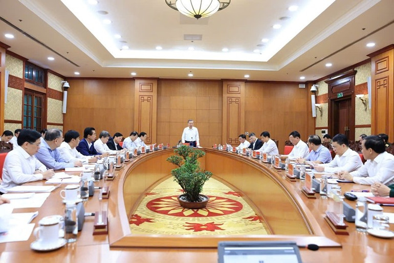 Tổng Bí thư Tô Lâm, Trưởng Ban Chỉ đạo Trung ương về phòng, chống tham nhũng, lãng phí, tiêu cực phát biểu kết luận cuộc họp. Tổng Bí thư Tô Lâm, Trưởng Ban Chỉ đạo Trung ương về phòng, chống tham nhũng, lãng phí, tiêu cực phát biểu kết luận cuộc họp.