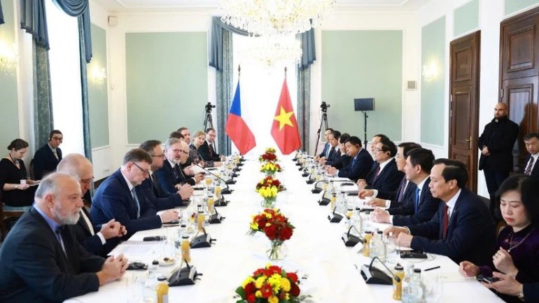 Thủ tướng Phạm Minh Chính và Thủ tướng Czech Petr Fiala hội đàm chính thức (Ảnh: NHẬT BẮC/VGP). 6.jpg