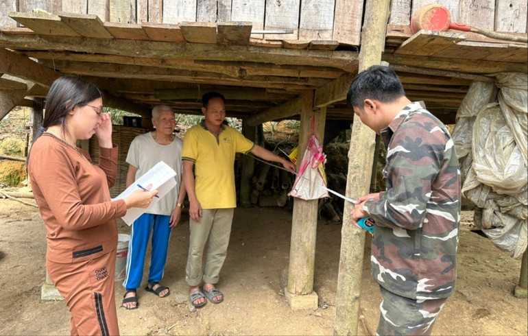 Ban Bồi thường GPMB thành phố Bắc Kạn thống kê, kiểm đếm tài sản trên đất khi nhà nước thu hồi tại xã Nông Thượng (TPBK). 9b08af2704fab9a4e0eb.jpg