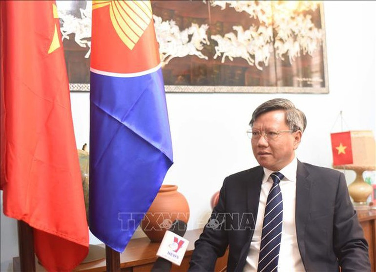 Đại sứ Việt Nam tại Cuba Lê Quang Long trả lời phỏng vấn - Ảnh: TTXVN Đại sứ Việt Nam tại Cuba Lê Quang Long trả lời phỏng vấn - Ảnh: TTXVN