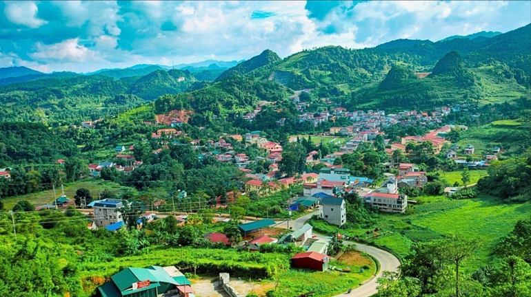 Thị trấn Vân Tùng (Ngân Sơn) trên đà phát triển. 1-5132.jpg