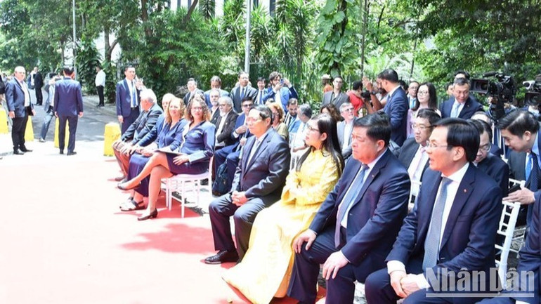 Thủ tướng Phạm Minh Chính và Phu nhân cùng các đại biểu tham dự buổi lễ (Ảnh THANH GIANG). Thủ tướng Phạm Minh Chính và Phu nhân cùng các đại biểu tham dự buổi lễ (Ảnh THANH GIANG).