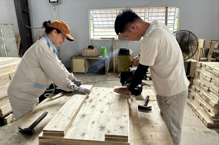 Dây chuyền sản xuất Pallet và nội thất của Công ty TNHH Nam Á, Bắc Kạn tại KCN Thanh Bình vừa đưa vào hoạt động tháng 7/2024. a0ad18a658ade1f3b8bc-1805-6041.jpg