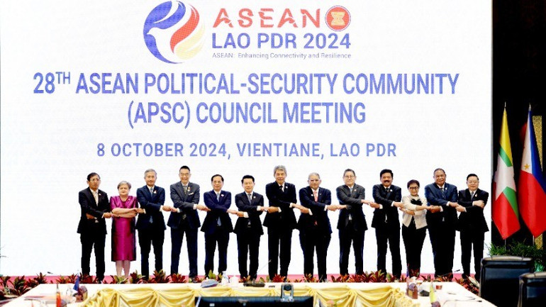 Các Bộ trưởng tại Hội nghị Hội đồng Cộng đồng Chính trị-An ninh ASEAN. 1728389554536-3542-8605.jpeg