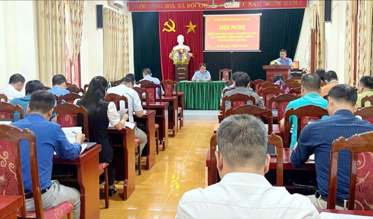 UBND huyện Pác Nặm họp đôn đốc thực hiện và giải ngân vốn các chương trình MTQG. pac-nam.jpg
