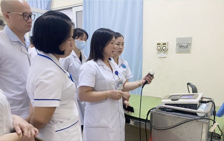 Lĩnh vực y tế được huyện quan tâm, góp phần nâng cao chất lượng khám chữa bệnh cho người dân. bach-thong-3.jpg