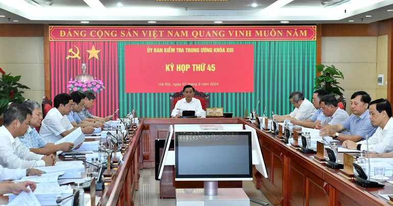 Tại Kỳ họp thứ 45, Ủy ban Kiểm tra Trung ương đề nghị cấp có thẩm quyền xem xét, thi hành kỷ luật Ban Thường vụ Tỉnh ủy Lâm Đồng; Ban cán sự đảng Thanh tra Chính phủ nhiệm kỳ 2016-2021 và một số đảng viên. Ảnh: Đăng Khoa toan-canh-ky-hop-5117-7245.jpg