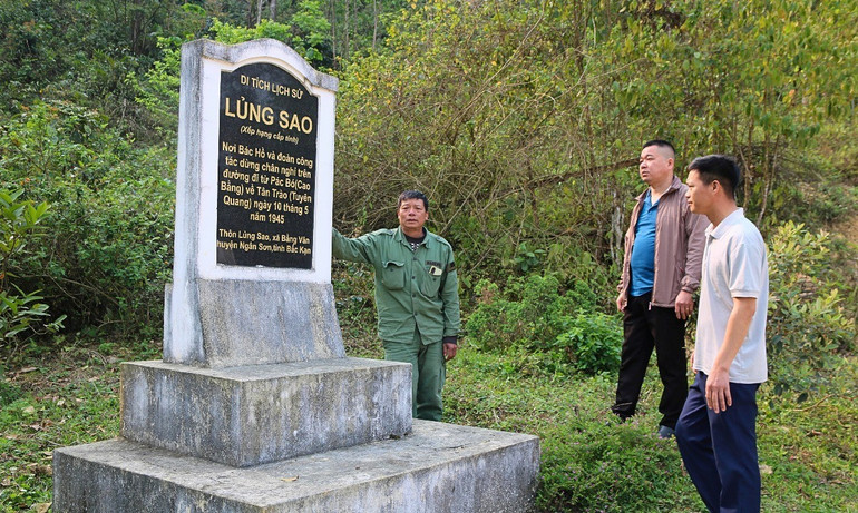 Di tích lịch sử Lủng Sao nơi Bác Hồ và đoàn công tác dừng chân nghỉ trên đường từ Pác Bó (Cao Bằng) về Tân Trào (Tuyên Quang). t4-di-tich-lich-su-lung-sao-noi-bac-ho-va-doan-cong-tac-dung-chan-nghi-tren-duong-tu-pac-bo-cao-bang-ve-tan-trao-tuyen-quang-1640.jpg