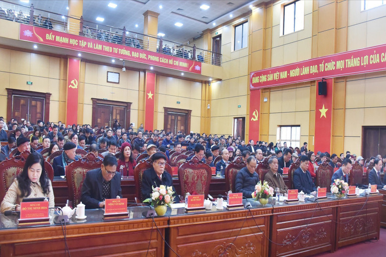 Tỉnh ủy long trọng tổ chức Gặp mặt kỷ niệm 95 năm Ngày thành lập Đảng Cộng sản Việt Nam (03/02/1930 - 03/02/2025); mừng xuân Ất Tỵ 2025. Ảnh: Đăng Bách nik-6337.jpg