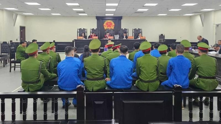Phiên tòa xét xử vụ án mua bán trái phép chất ma túy tại Tòa án nhân dân thành phố Hà Nội. (Ảnh minh họa KHẢI HOÀN). anh-tand-ha-noi-xet-xu-vu-an-ma-tuy-3099-8343-8985-3848-4792-1081.jpg