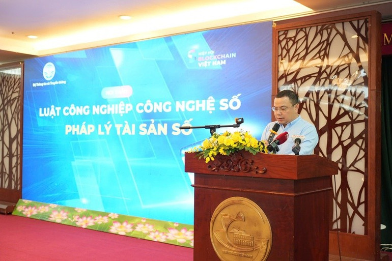 Phó Cục trưởng Cục Công nghiệp công nghệ thông tin và truyền thông, Bộ Thông tin và Truyền thông Lê Nam Trung phát biểu khai mạc hội thảo - Ảnh: VGP/Hồng Đức Phó Cục trưởng Cục Công nghiệp công nghệ thông tin và truyền thông, Bộ Thông tin và Truyền thông Lê Nam Trung phát biểu khai mạc hội thảo - Ảnh: VGP/Hồng Đức