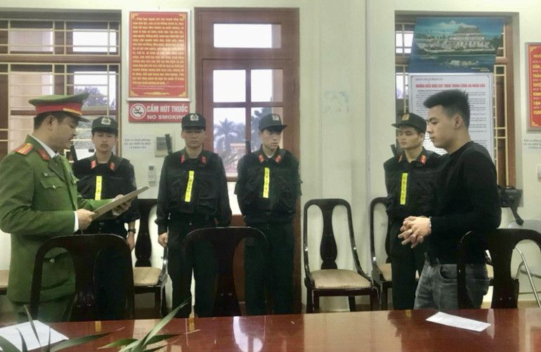 Tháng 3/2023, cơ quan Cảnh sát điều tra Công an tỉnh đã ra Quyết định khởi tố vụ án, khởi tố bị can và ra lệnh bắt bị can để tạm giam đối với 03 đối tượng về hành vi mua bán người dưới 16 tuổi (Trong ảnh: Đối tượng Vy Văn Sắc). IMG_8160.jpeg
