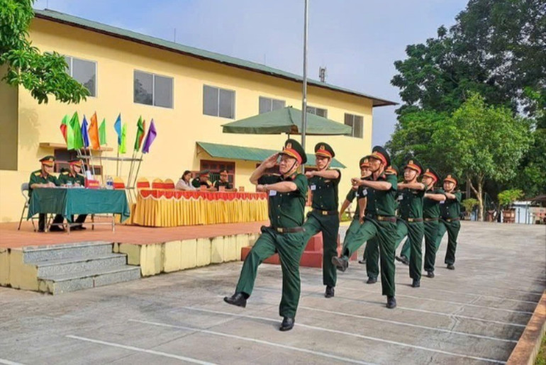 Ra quân huấn luyện chính quy tại Ban CHQS huyện Na Rì. ảnh: Phương Nga. z6136569365091-0dbe8de63f2e9fc96e18e52098539bad.jpg