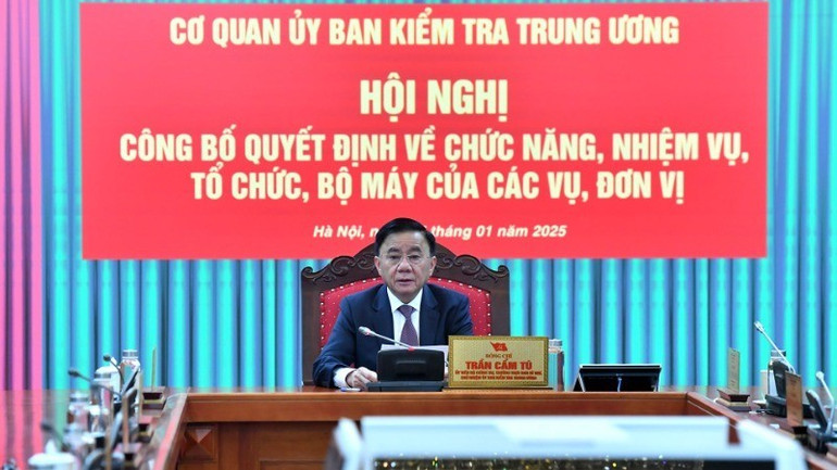 Đồng chí Trần Cẩm Tú, Ủy viên Bộ Chính trị, Thường trực Ban Bí thư, Chủ nhiệm Ủy ban Kiểm tra Trung ương chủ trì Hội nghị. (Ảnh: ĐĂNG KHOA) cac-dc-thuong-truc-ub-2050-1312-6057-6072.jpg