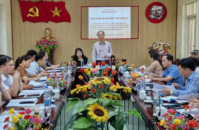 Hội thảo khoa học cấp cơ sở về “Xây dựng tài liệu bộ tiêu chí đánh giá chất lượng dạy - học tại Trường Chính trị tỉnh Bắc Kạn và trung tâm chính trị cấp huyện trên địa bàn tỉnh Bắc Kạn”. 08-6071-6050.jpg