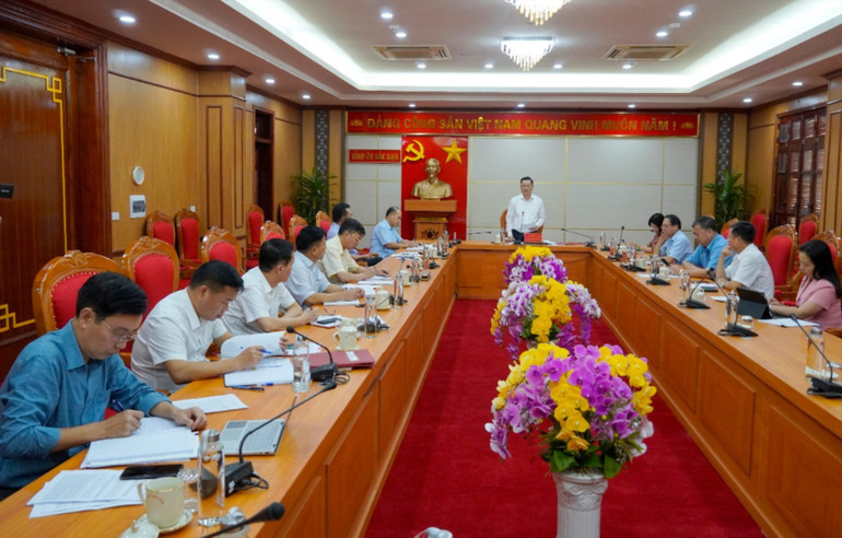Đồng chí Hoàng Duy Chinh, Ủy viên BCH Trung ương Đảng, Bí thư Tỉnh ủy, Trưởng đoàn ĐBQH tỉnh Bắc Kạn phát biểu chỉ đạo tại Hội nghị công tác phòng, chống tham nhũng, tiêu cực 9 tháng đầu năm, triển khai nhiệm vụ 3 tháng cuối năm 2024. dsc1375-5955-7329.jpg