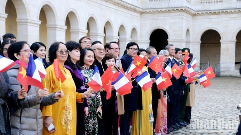 Lễ đón chính thức Tổng Bí thư, Chủ tịch nước Tô Lâm cùng Đoàn đại biểu cấp cao Việt Nam thăm chính thức Cộng hòa Pháp diễn ra trọng thể tại Điện Invalides, thủ đô Paris. Lễ đón chính thức Tổng Bí thư, Chủ tịch nước Tô Lâm cùng Đoàn đại biểu cấp cao Việt Nam thăm chính thức Cộng hòa Pháp diễn ra trọng thể tại Điện Invalides, thủ đô Paris.