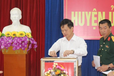 Đồng chí Nông Văn Nguyên được bầu làm Bí thư Huyện ủy Na Rì, nhiệm kỳ 2020 - 2025