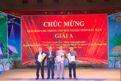 Trao giải Báo chí Thông tin đối ngoại tỉnh Bắc Kạn năm 2022