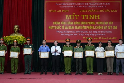 Bắc Kạn mít tinh hưởng ứng Tháng hành động phòng, chống ma túy 