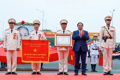 Thủ tướng: Xây dựng lực lượng Cảnh sát cơ động trong sạch, vững mạnh, chính quy, tinh nhuệ, tiến thẳng lên hiện đại