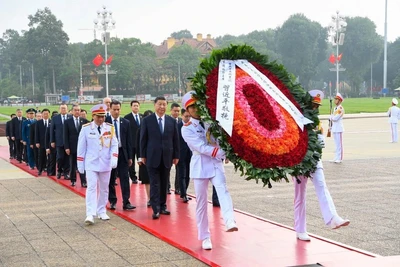 Tổng Bí thư, Chủ tịch Trung Quốc Tập Cận Bình vào Lăng viếng Chủ tịch Hồ Chí Minh