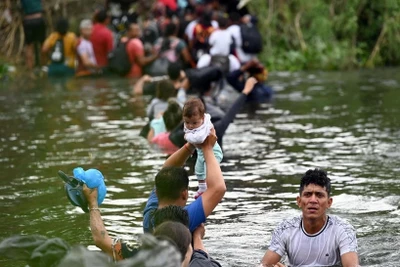 Mỹ, Mexico nhất trí duy trì mở cửa khẩu, giải quyết vấn đề người di cư