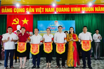 Nông dân thi kiến thức về an toàn thực phẩm