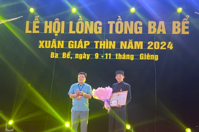 Phong tặng danh hiệu Nghệ nhân dân gian cho ông Mã Văn Trực