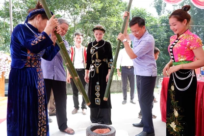 Thôn Con Kiến tưng bừng Ngày hội Đại đoàn kết