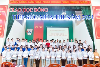 Bắc Kạn: Trao học bổng “Tiếp sức mùa thi THPT năm 2024”