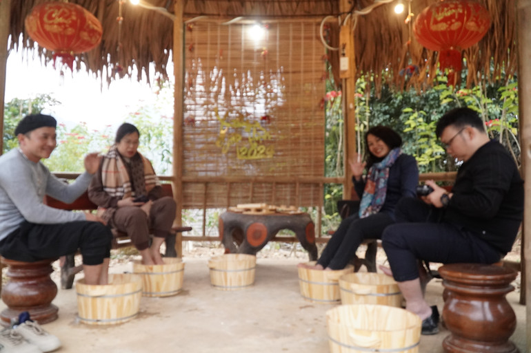 Ngâm chân thảo mộc tại điểm check in Tài Ngào, Cọn Poỏng. dsc02727.jpg