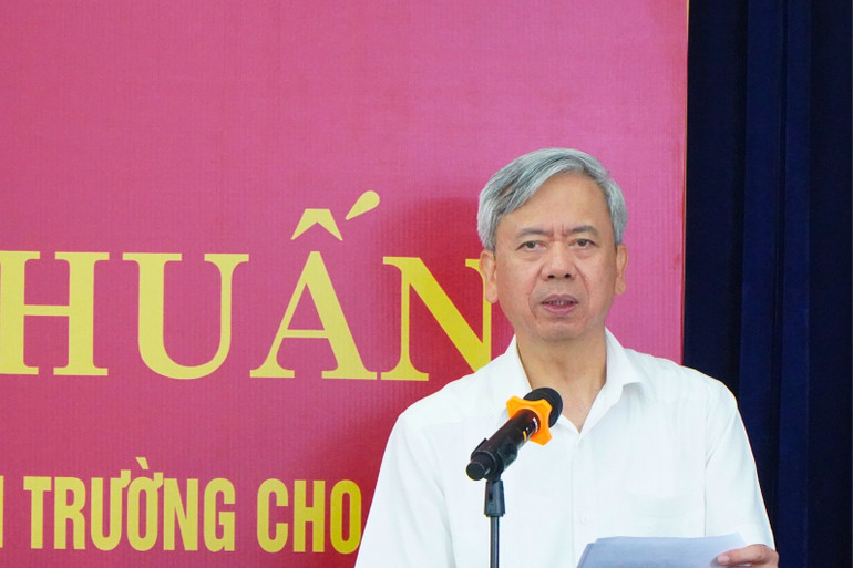 Ông Phan Văn Hùng, Phó Chủ tịch Trung ương Hội NCT Việt Nam phát biểu tại hội nghị. 322.jpg
