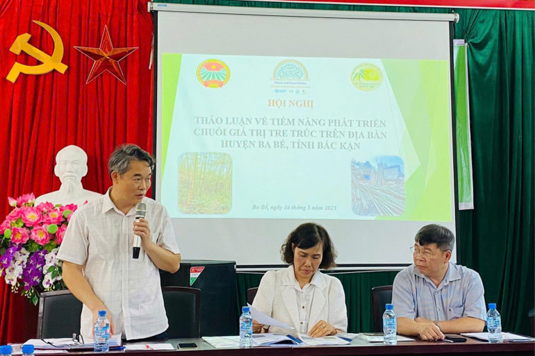 Đại diện lãnh đạo Hội Nông dân tỉnh Bắc Kạn phát biểu tại hội nghị. 76.jpg