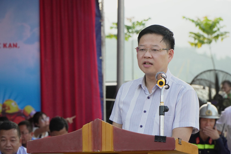 Đồng chí Đinh Quang Tuyên, Ủy viên BTV Tỉnh ủy, Phó Chủ tịch Thường trực UBND tỉnh phát biểu tại cuộc diễn tập. dsc05472-5606.jpg