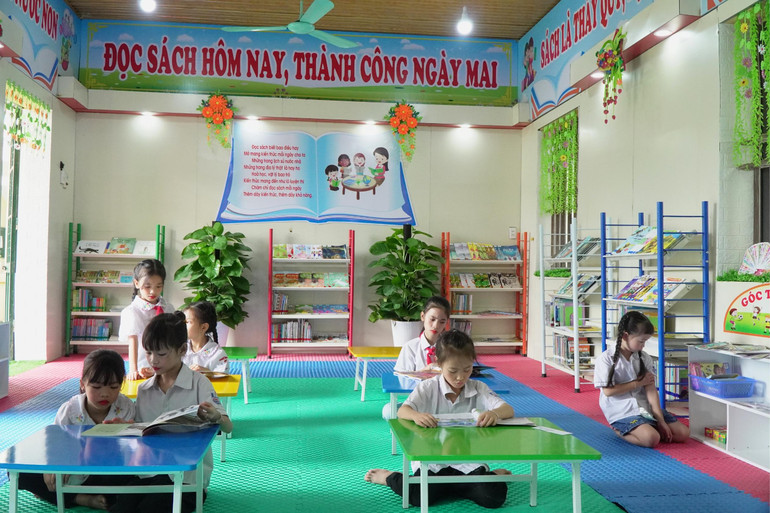 Thư viện được sắp xếp, trang trí theo màu sắc phù hợp từng lứa tuổi 789.jpg