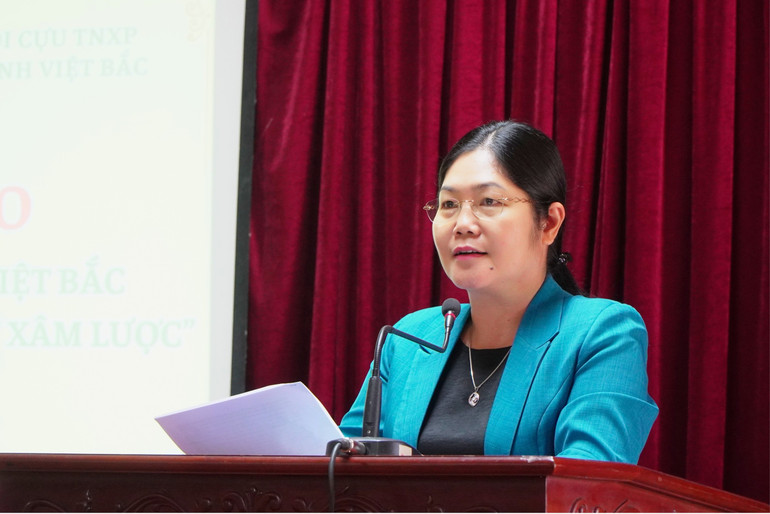 Đồng chí Hoàng Thu Trang, Ủy viên Ban Thường vụ Tỉnh ủy, Phó Chủ tịch UBND tỉnh phát biểu tại hội thảo. 123.jpg
